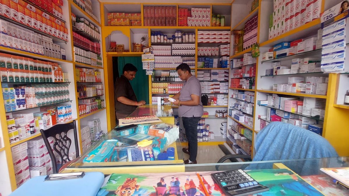 Surprise inspection of pharmaceutical establishments in Manoharpur