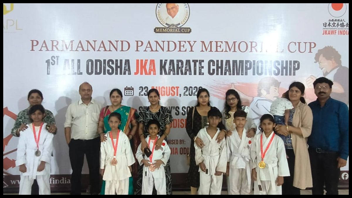 1st, ऑल ओडिशा जेकेए कराटे चैंपियनशिप आयोजित।(बोलानी महिला समिति के प्रतिभागियों ने 8पदक अपनै नाम किया)