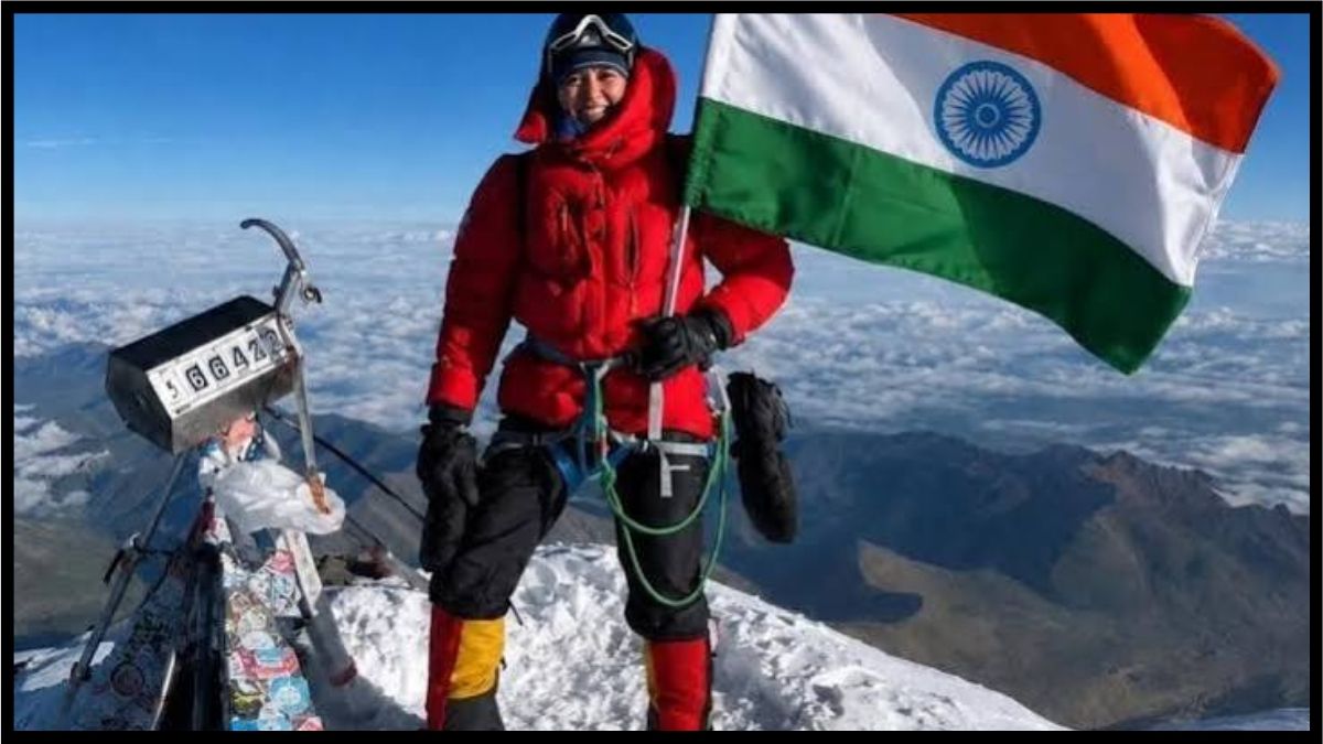 43 की उम्र में शिवानी ने रचा इतिहास, माउंट एल्ब्रुस पर फहराया तिरंगा; अब एवरेस्ट पर नजर