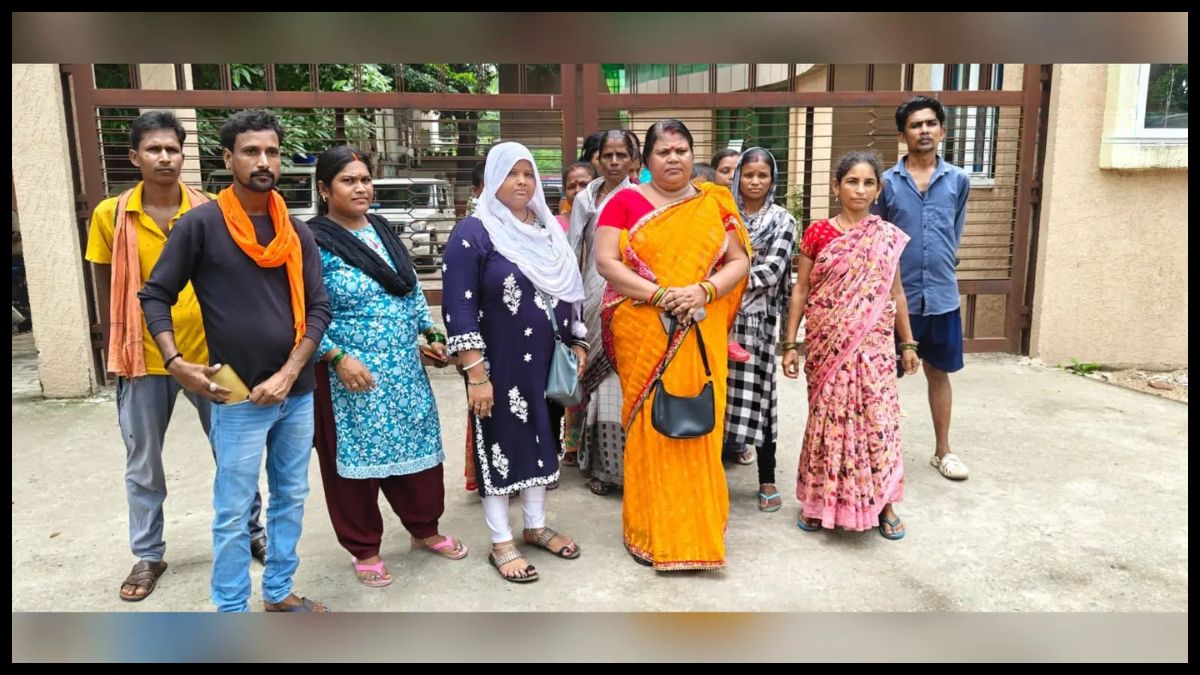 Jamshedpur Crime: उलीडीह में घर में घुसकर महिलाओं से मारपीट, पिस्तौल दिखाकर दी गोली मारने की धमकी