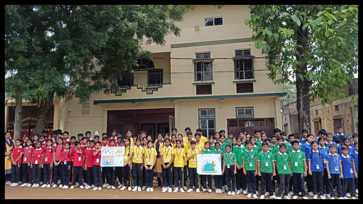 जेवियर पब्लिक स्कूल में धूमधाम से मना राष्ट्रीय खेल दिवस, बच्चों ने खेलों में दिखाया दमखम