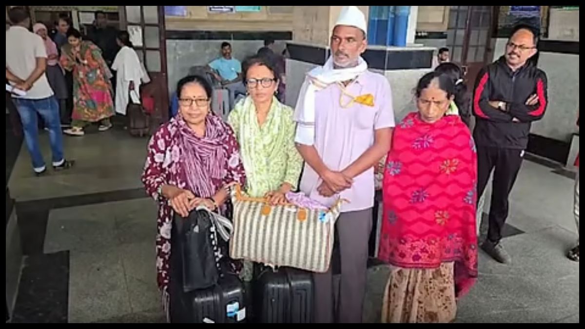 ‘उम्मीद नहीं थी जिंदा लौटेंगे’, नेपाल से नागपुर लौटे पर्यटकों ने सुनाई बाढ़ की खौफनाक कहानी