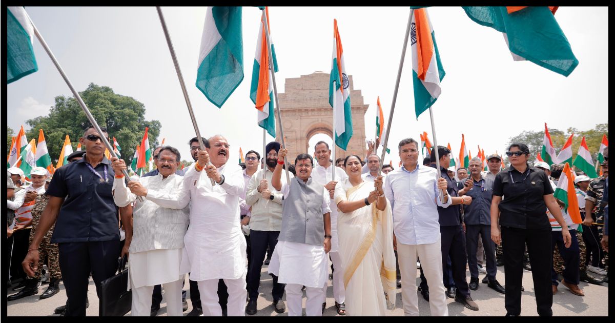 Delhi Tiranga Yatra: इंडिया गेट से कर्तव्य पथ तक निकली भव्य तिरंगा यात्रा, हजारों युवाओं ने लिया हिस्सा