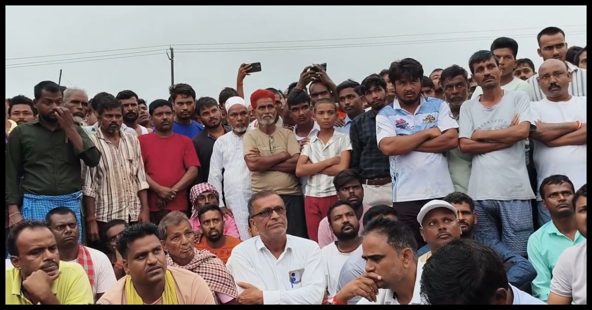 Giridih : बगोदर में युवक की दिनदहाड़े गोली मारकर हत्या, गुस्साए लोगों ने किया सड़क जाम