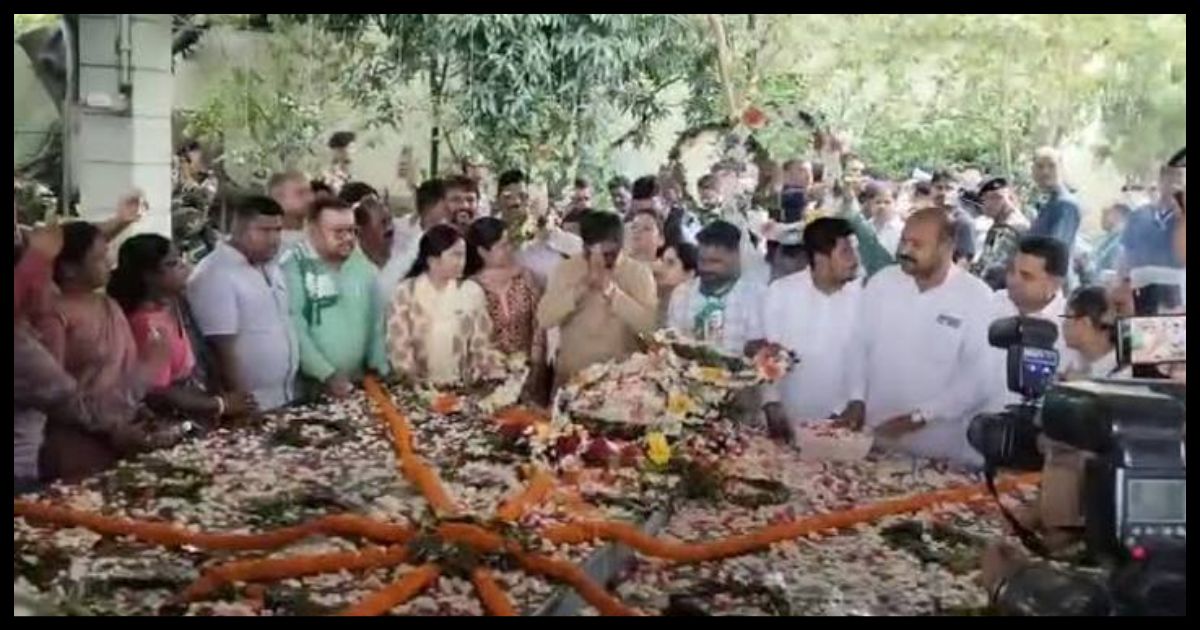 CM हेमंत सोरेन ने शहीद निर्मल महतो की समाधि पर दी श्रद्धांजलि, झारखंड के विकास का लिया संकल्प