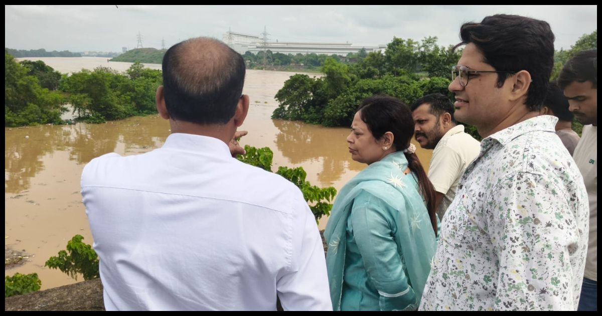 नदी किनारे बस्तियों का मेयर सुधा गुप्ता ने किया दौरा, रेस्क्यू टीम को 24 घंटे अलर्ट रहने का निर्देश