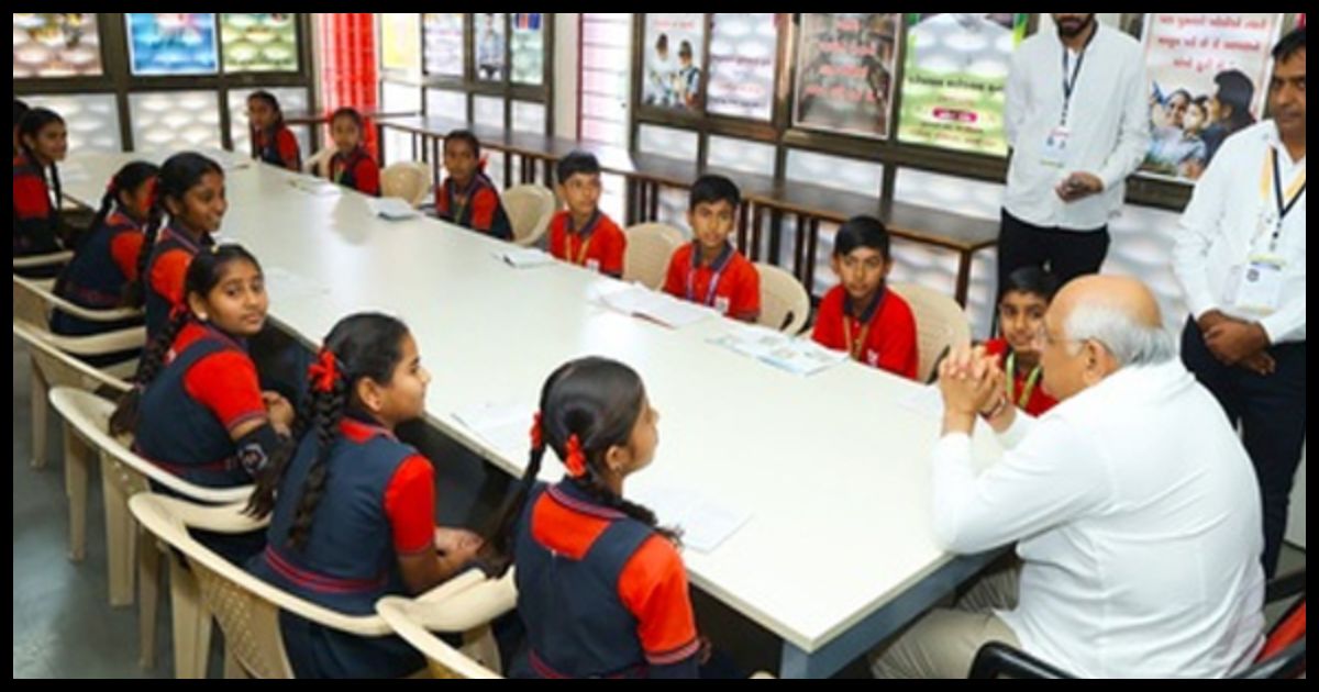 गुजरात की 10 लाख से ज्यादा छात्राओं को हर महीने मुफ्त सैनिटरी पैड, सरकार ने मंजूर किया ₹46.68 करोड़ का बजट