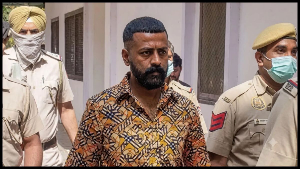 Sukesh Chandrashekhar: सुकेश चंद्रशेखर की नई धमकी, केजरीवाल और सत्येंद्र जैन को 3 और 'घोटाले' उजागर करने की चेतावनी
