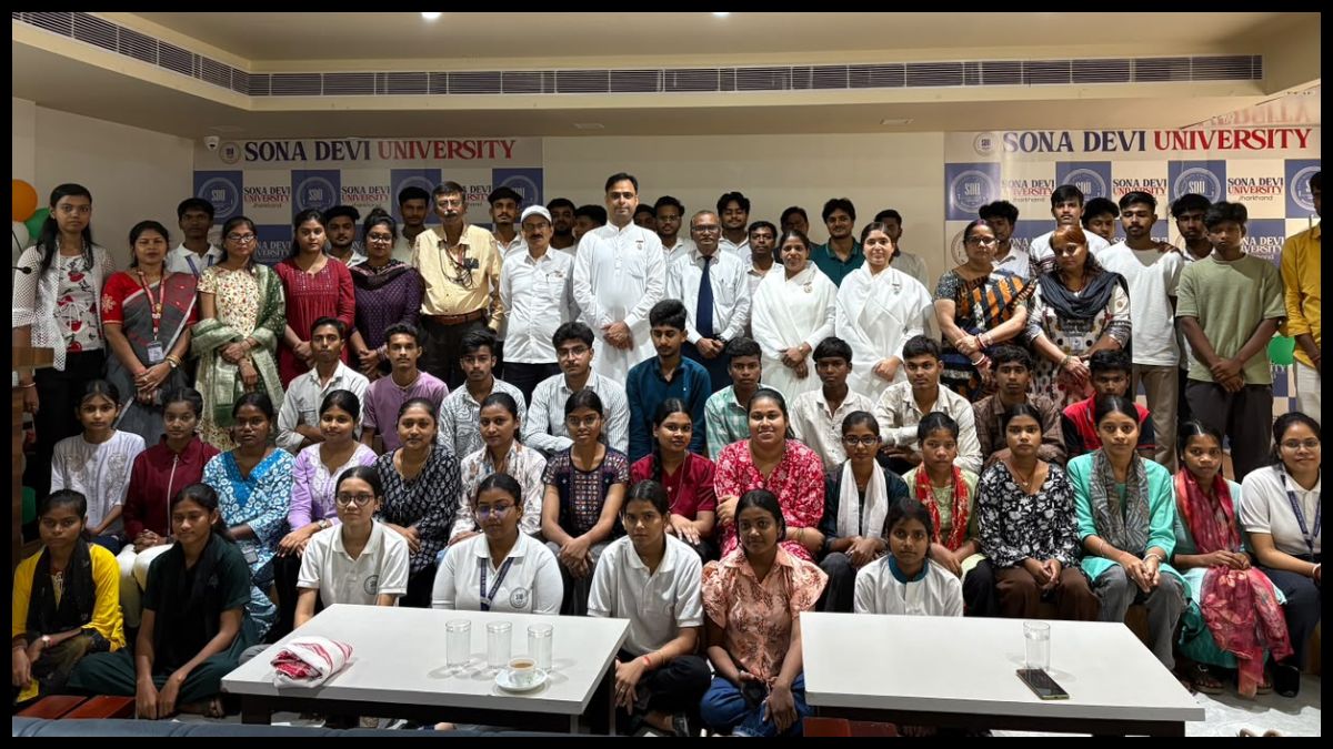 विश्वविद्यालय के फ्रेशर्स वीक के अंतिम दिन छात्रों ने सीखे तनावमुक्त जीवन के गुर