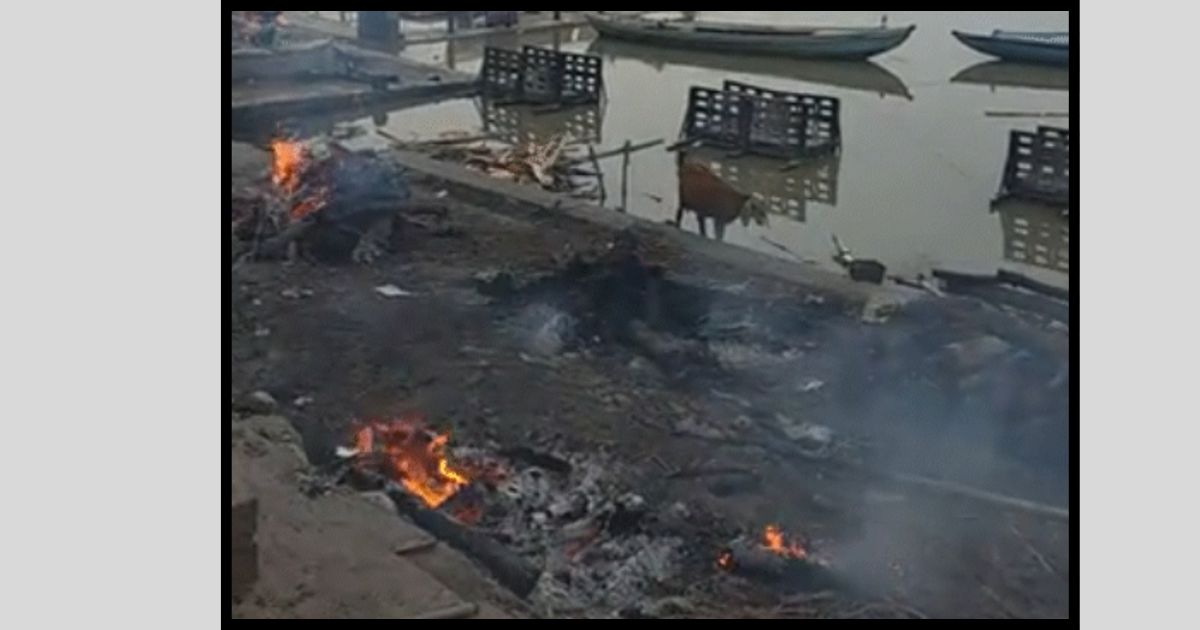 काशी में घाट डूबे, अंतिम संस्कार के लिए घंटों इंतजार:उत्तराखंड के देहरादून-टिहरी में लैंडस्लाइड