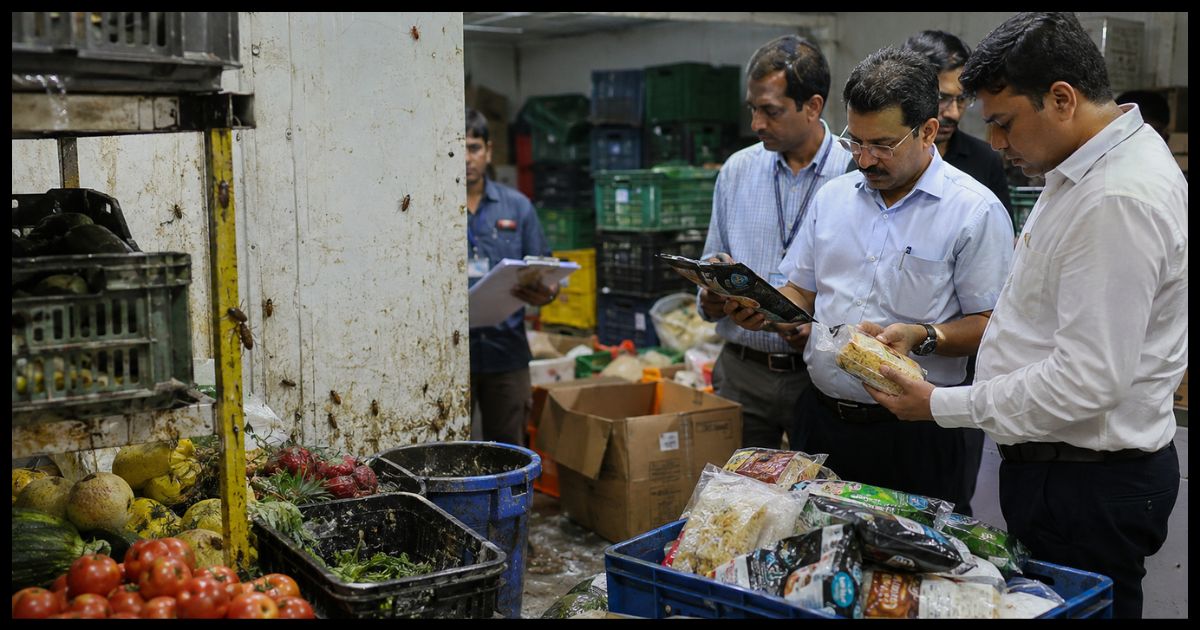 मुंबई में Blinkit स्टोर का फूड लाइसेंस सस्पेंड, जांच में मिले कॉकरोच और एक्सपायर्ड सामान