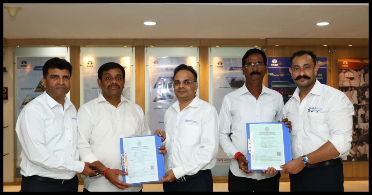 टाटा मोटर्स लिमिटेड और टाटा मोटर्स वर्कर्स यूनियन के बीच वेतन संरचना के पुनर्गठन हेतु समझौतें पर हुआ हस्ताक्षर।