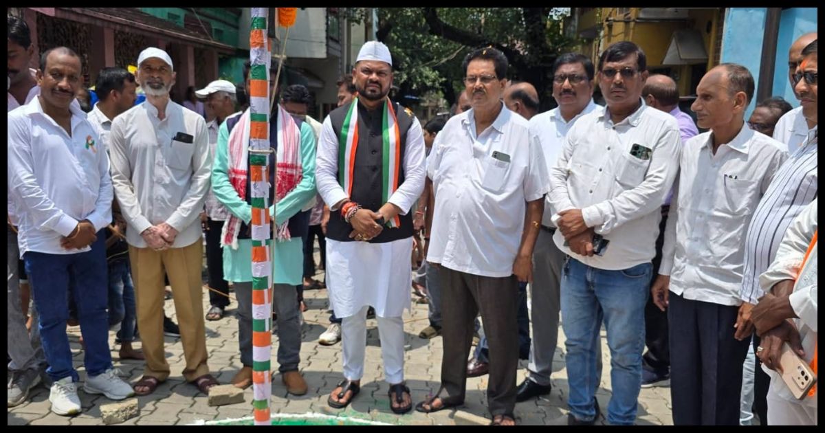 ईस्ट प्लांट बस्ती में 38 साल से जारी है स्वतंत्रता दिवस पर झंडोत्तोलन, महाबीर मुर्मू ने दी तिरंगे को सलामी