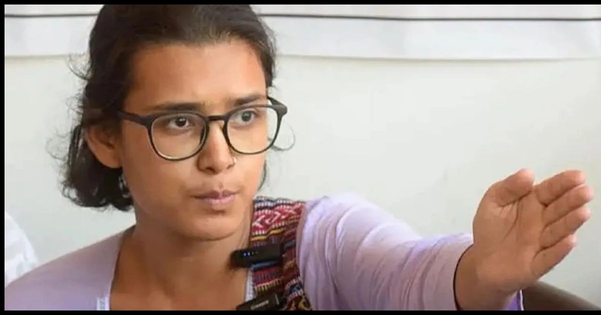 JPSC-JSSC विवाद: प्रदर्शन के बीच AISA नेता नेहा बोरा पर स्याही से हमला