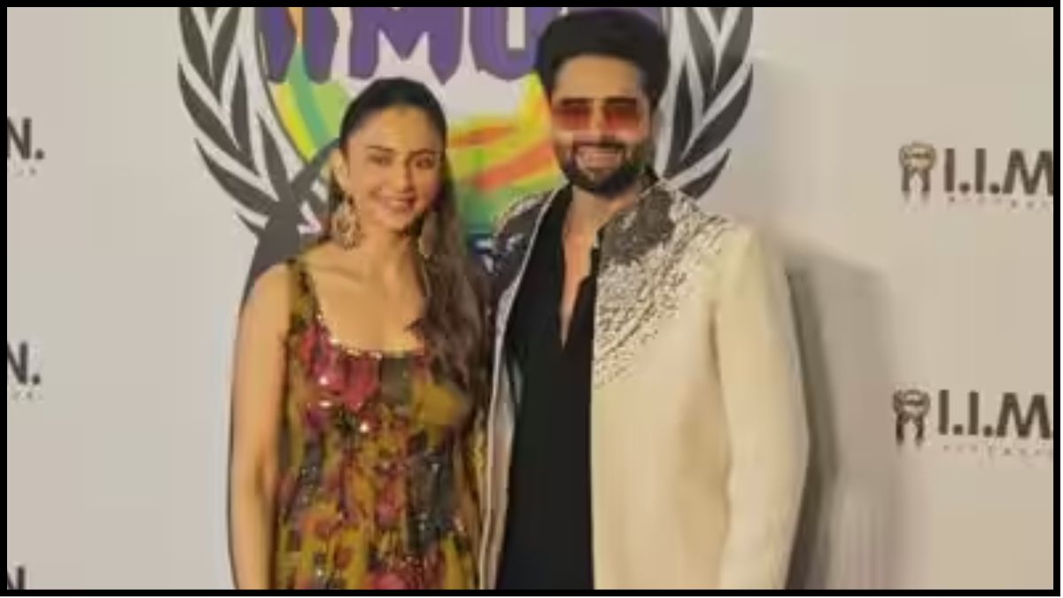 IIMUN के 15 साल पूरे होने पर पहुंचीं रकुल प्रीत सिंह, अनारकली लुक ने खींचा सबका ध्यान