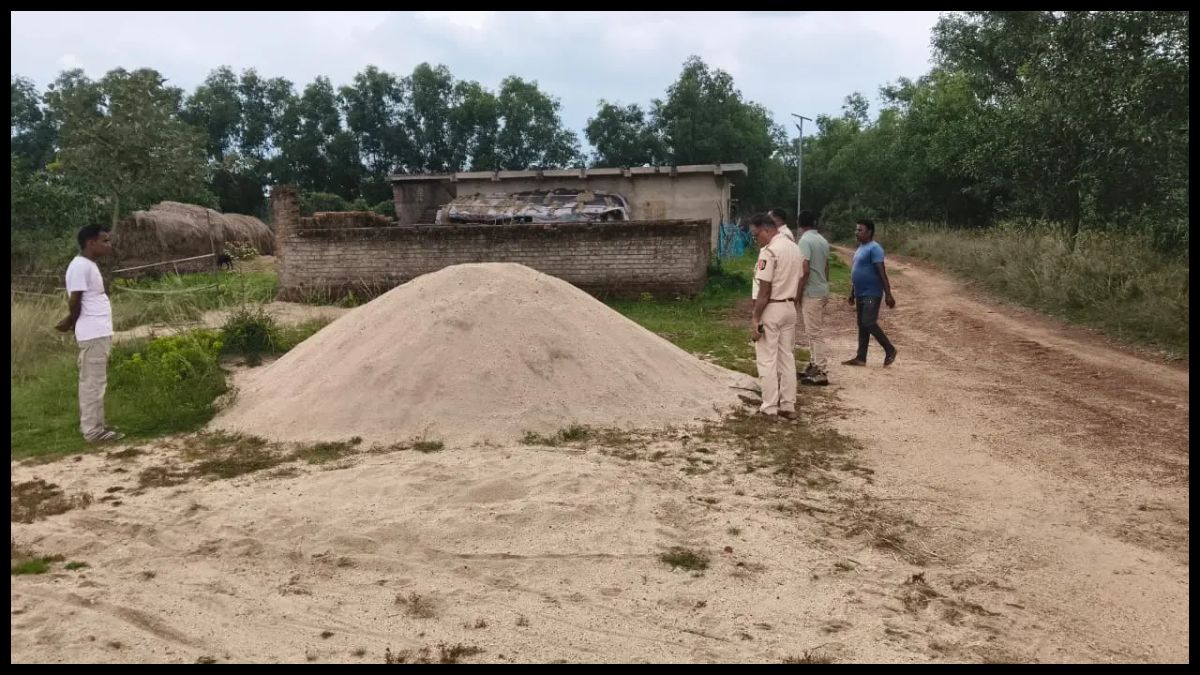 Jharkhand Illegal Sand Mining: बालू का अवैध कारोबार बेखौफ, 3 महीने में 17 हजार टन से ज्यादा जब्त