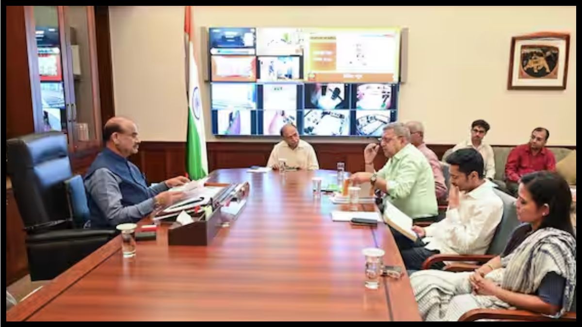 लोकसभा में TMC के 20 बागी सांसदों को नोटिस, 7 दिन में मांगा जवाब