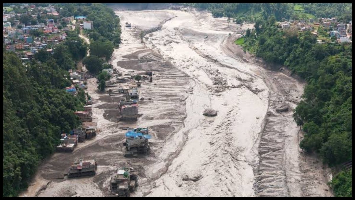 नेपाल में 550+ मौतों के बीच नई आफत! ओवरफ्लो हुई झील, फिर बढ़ा बाढ़ का खतरा
