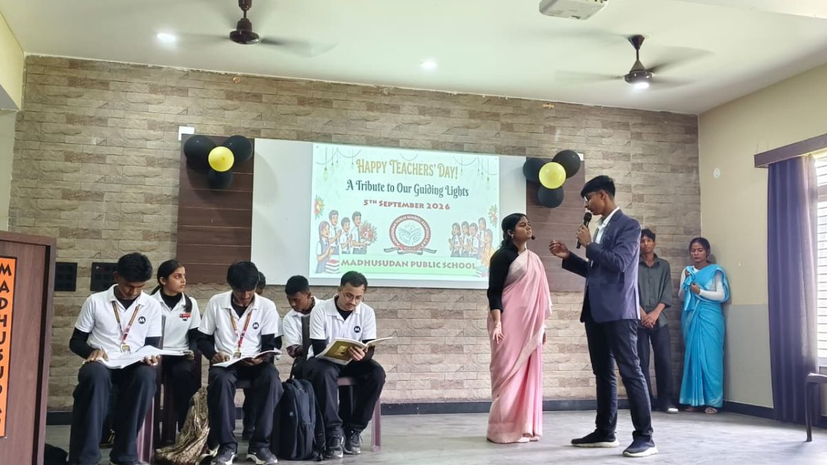मधुसूदन पब्लिक स्कूल, आसनतलिया में शिक्षक दिवस