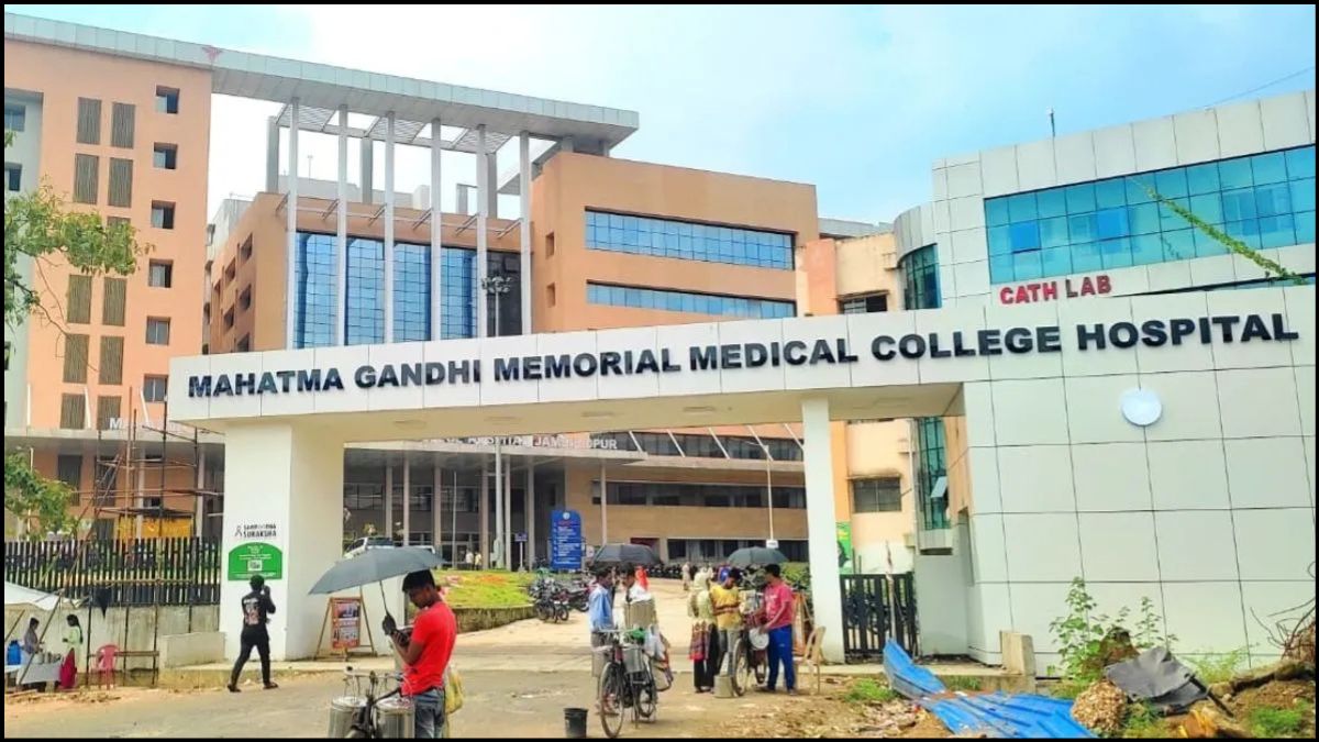 Crores spent on schemes at MGM, yet patients remain dependent on tanker water