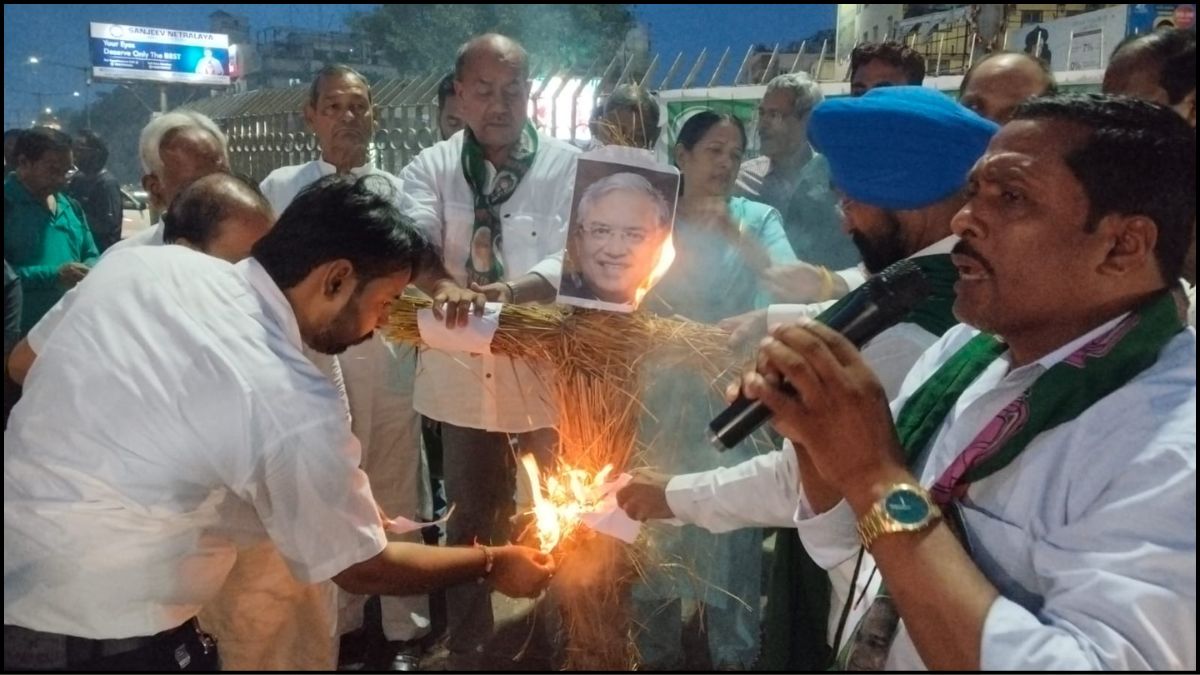 Rashtriya Janata Dal staged a protest against the Chief Election Commissioner.