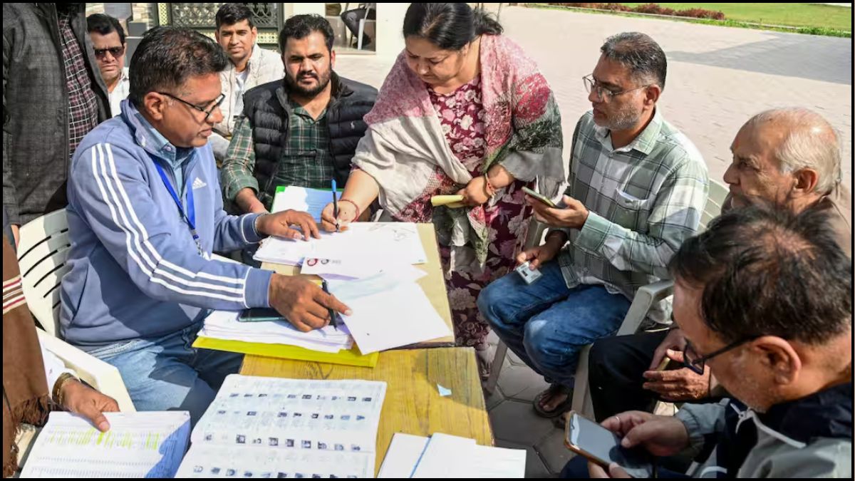 SIR राज्य के 4606 वोटरों पर संदेह