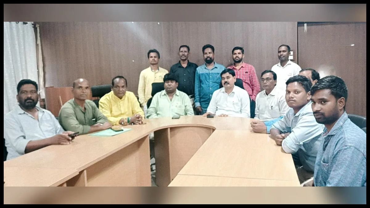 बिरसा मुंडा स्टेडियम में नहीं लगेगी शिबू सोरेन की प्रतिमा, विरोध के बाद JMM ने बदला फैसला