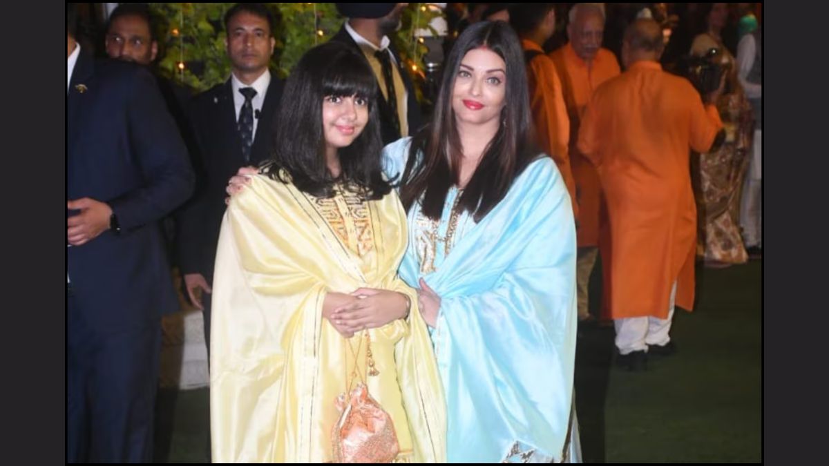 Aishwarya Rai Bachchan और Aaradhya गणेश उत्सव में शामिल होती दिखीं