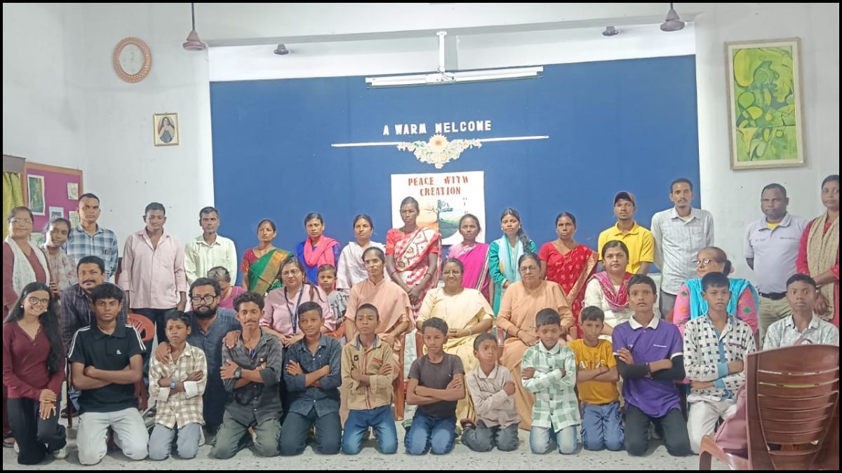 पश्चिमी सिंहभूम के 12 बधिर विद्यार्थियों को मिला शिक्षा का नया रास्ता, Jamshedpur के CBV में दाखिला