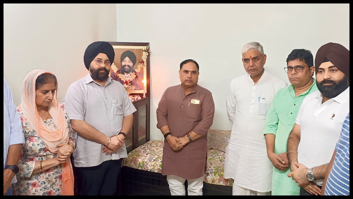 सरदार त्रिलोचन सिंह को श्रद्धांजलि देने पहुंचे गणमान्य लोग, अमरप्रीत सिंह काले ने जताया आभार