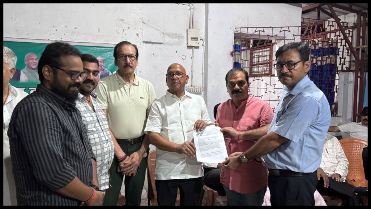 तुरामडीह माइंस में कथित रद्द RC वाले वाहन से विस्फोटक परिवहन का मामला, विधायक सरयू राय को सौंपा ज्ञापन