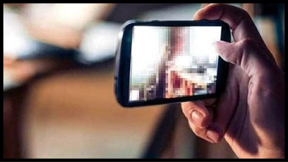 तमिलनाडु- तांत्रिक के पास 50 लड़कियों के अश्लील वीडियो मिले:हिडन कैमरे से रिकॉर्डिंग की, डॉर्क वेब पर बेचा; पुलिस ने अरेस्ट किया