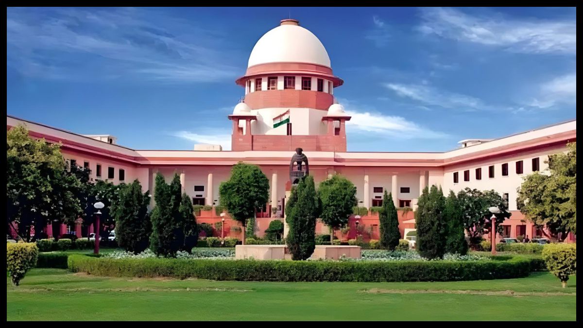 सुप्रीम कोर्ट बोला-धार्मिक वजह से वंदेमातरम न गाना अपराध नहीं:याचिकाकर्ता बोला- इसमें हिंदू देवताओं का जिक्र
