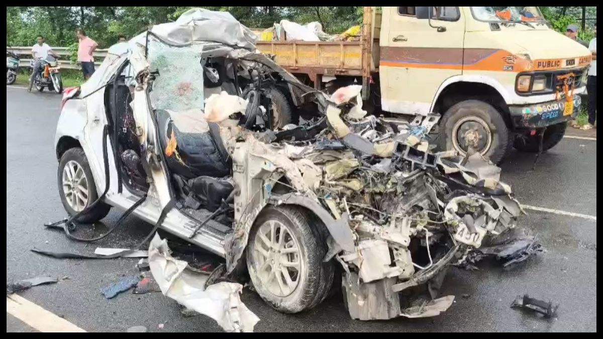 Jamshedpur Marine Drive Accident: ट्रेलर में घुसी तेज रफ्तार Swift, मंत्री दीपिका पांडेय सिंह की बेटी समेत 4 की मौत