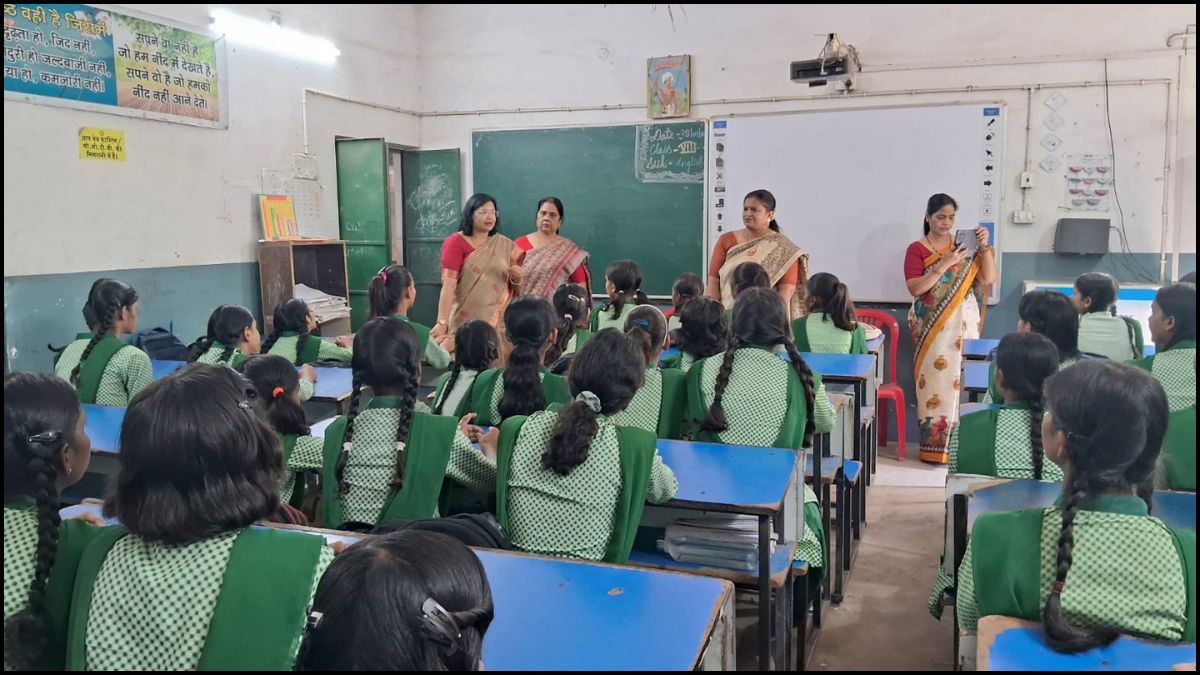 Bhumihar Mahila Samaj distributed sanitary pads among female students
