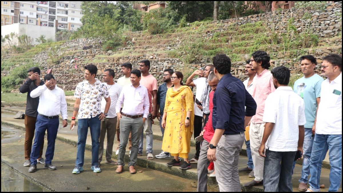 In preparation for the Chhath festival, Mango Mayor Sudha Gupta inspected