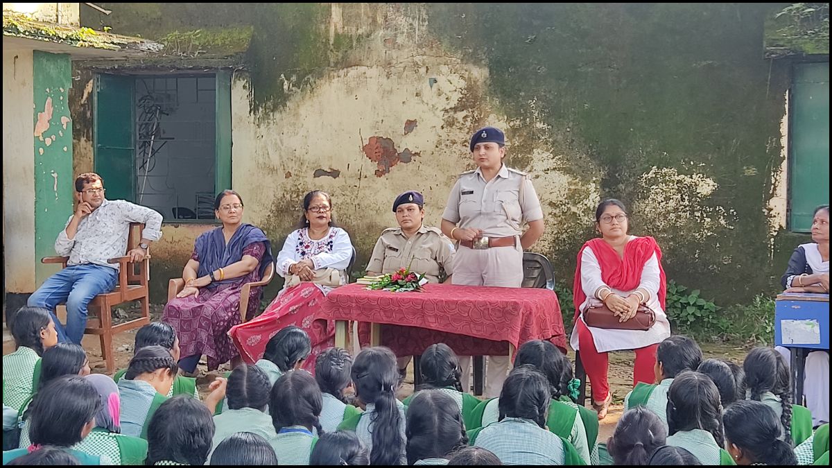 Police conducted an awareness campaign at a school in Patamda