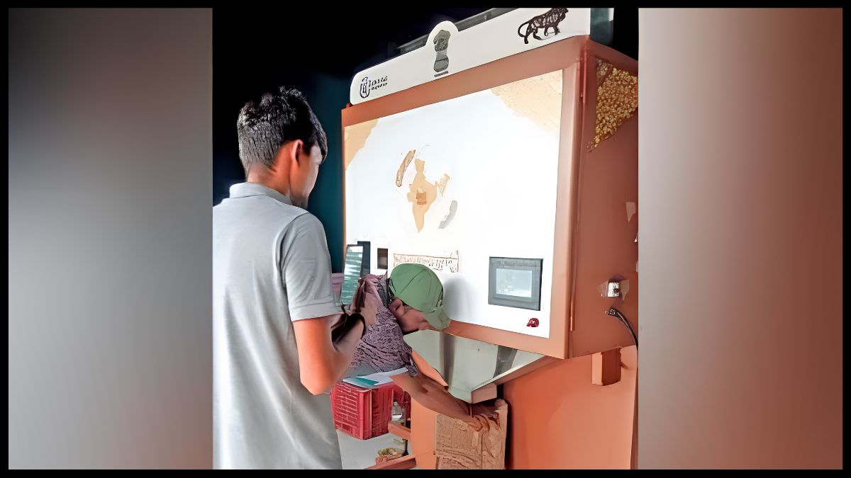Jharkhand Grain ATM: जमशेदपुर में झारखंड का पहला ग्रेन एटीएम तैयार, अब मशीन से मिलेगा राशन