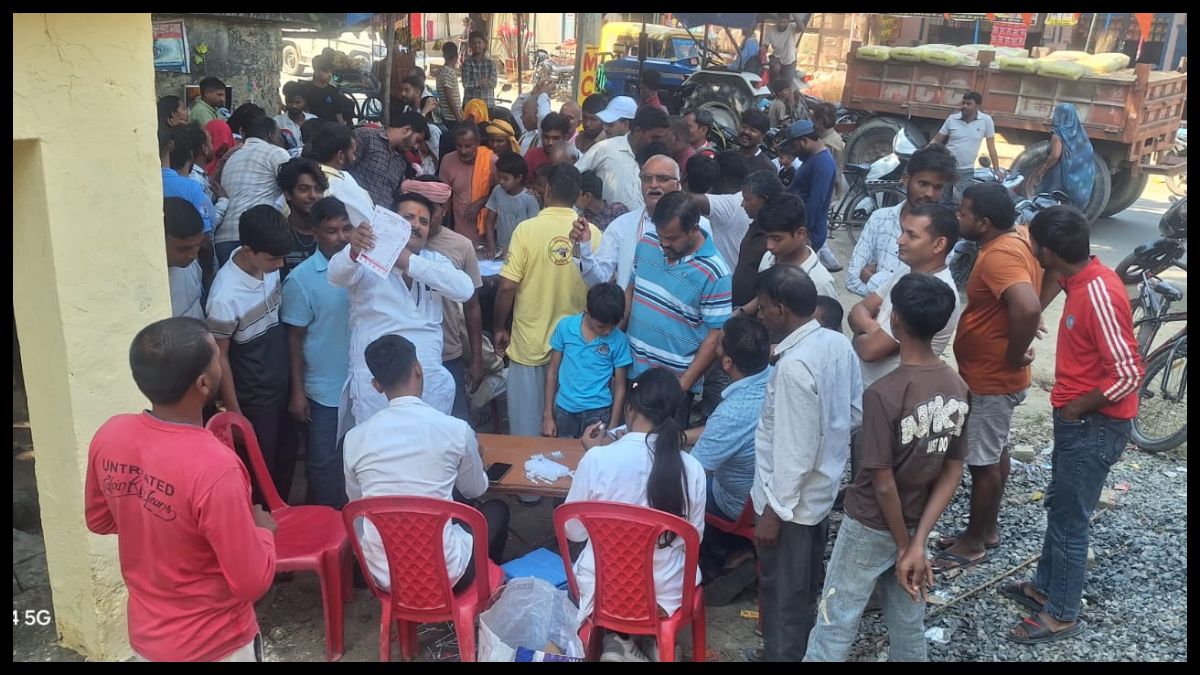 UP गाय के दूध से बना चरणामृत पीने के बाद 450 लोगों ने लगवाई रेबीज वैक्सीन, जानें पूरा मामला