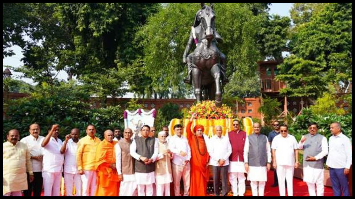 संसद परिसर में धूमधाम से मनाई गई रानी चेन्नम्मा की जयंती और 202वां विजय उत्सव, ओम बिरला समेत कई दिग्गज हुए शामिल
