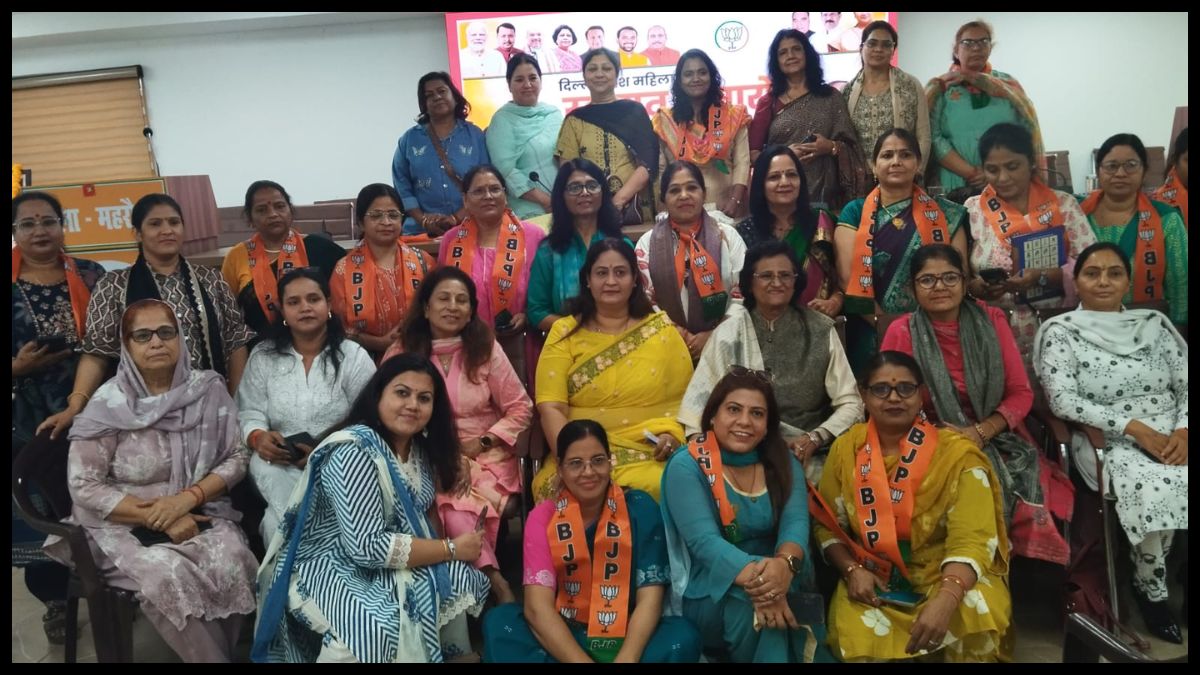 शीर्षक: श्वेता कौशिक की मौजूदगी में महरौली जिला कार्यालय में हुई बैठक, महिला कार्यकर्ताओं के सशक्तिकरण पर जोर