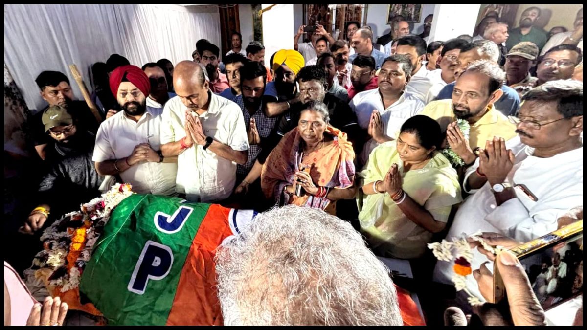 भाजपा के वरिष्ठ नेता चंद्रशेखर मिश्रा पंचतत्व में विलीन, भाजपा का ध्वज ओढ़ाकर दी गई अंतिम विदाई