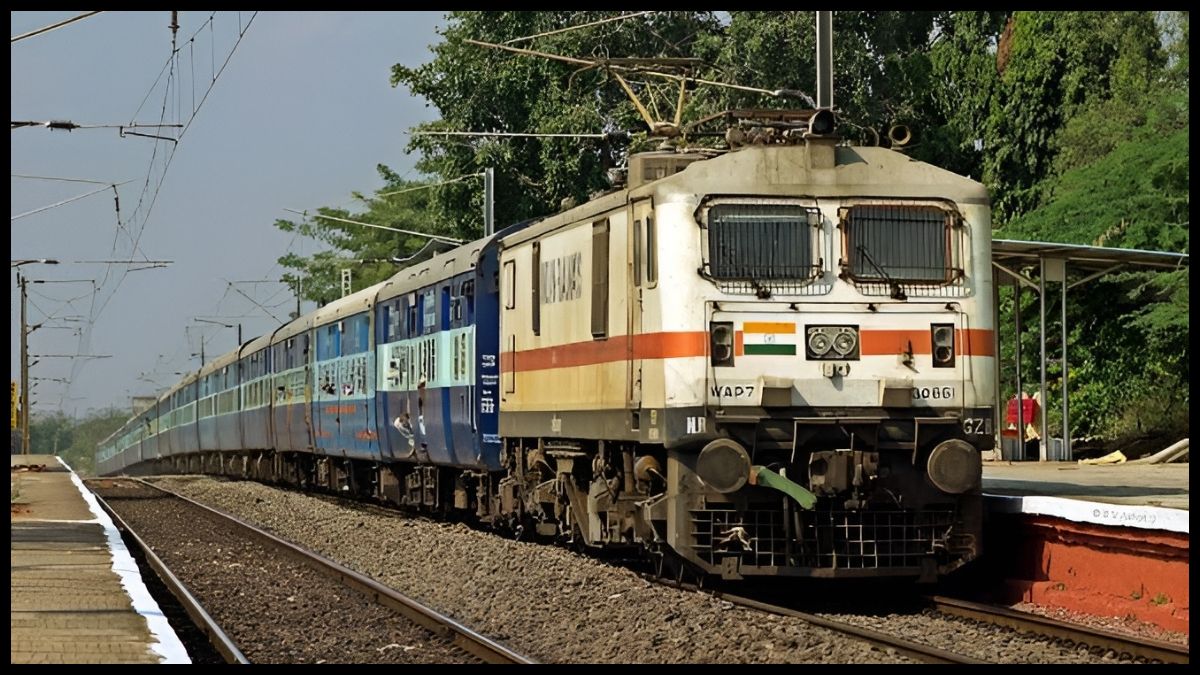 छह अक्तूबर से संतरागाछी से चलेगी पूजा स्पेशल ट्रेन