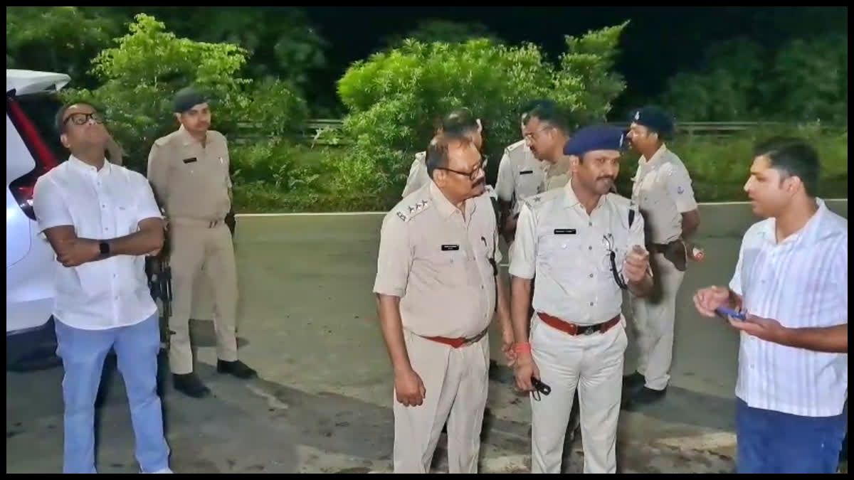जमशेदपुर में पुलिस एनकाउंटर: बिंदल मॉल फायरिंग के दो आरोपी शूटर घायल, मरीन ड्राइव जंगल में चली गोलियां